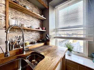 Kitchen- click for photo gallery